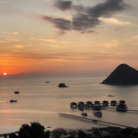 Sunset Hill Hotel Labuan Bajo Eksteriør billede