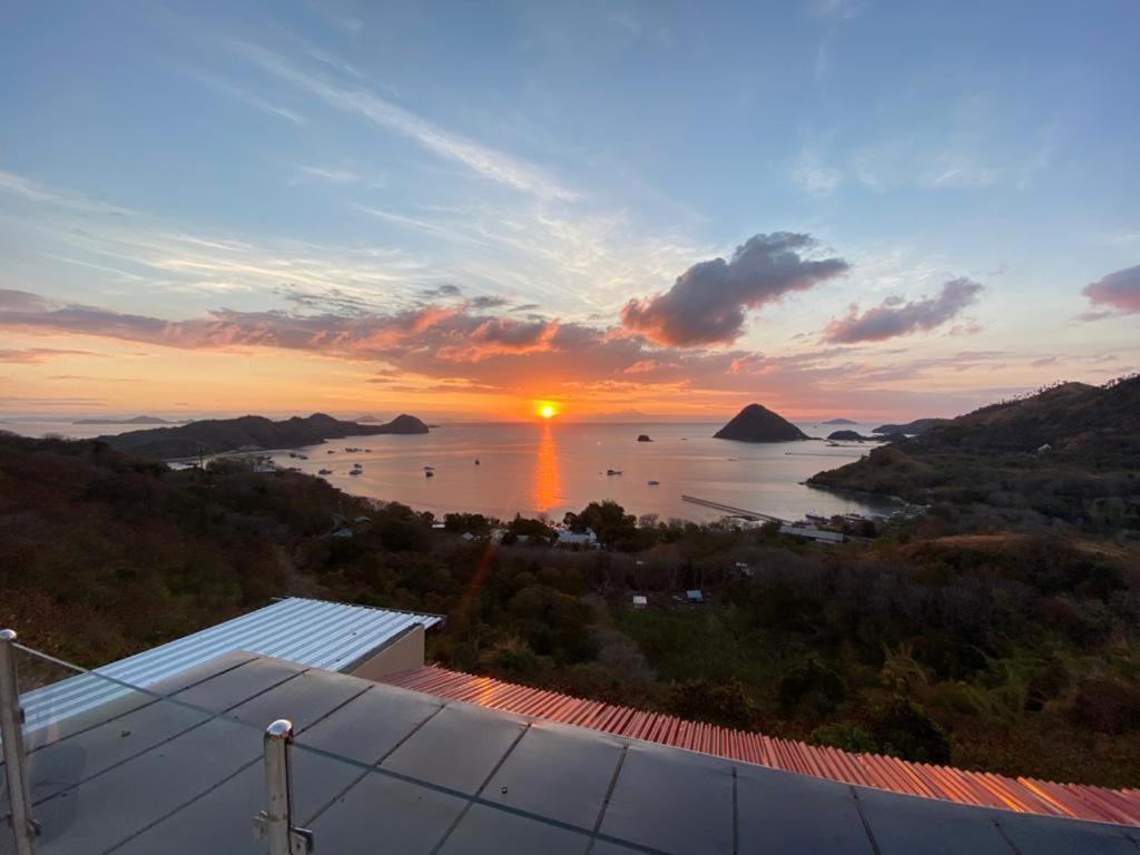 Sunset Hill Hotel Labuan Bajo Eksteriør billede