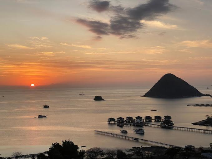 Sunset Hill Hotel Labuan Bajo Eksteriør billede