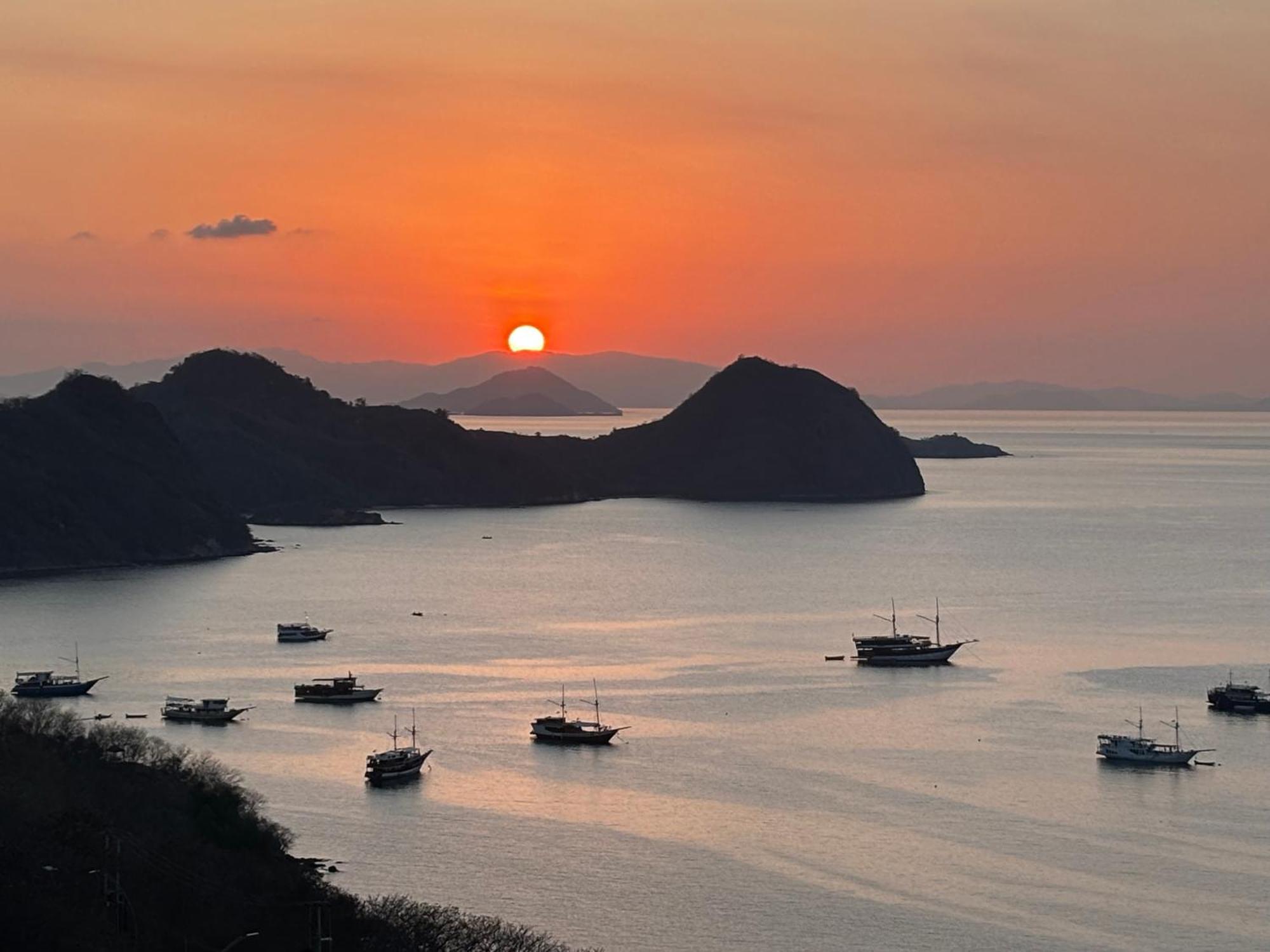 Sunset Hill Hotel Labuan Bajo Eksteriør billede
