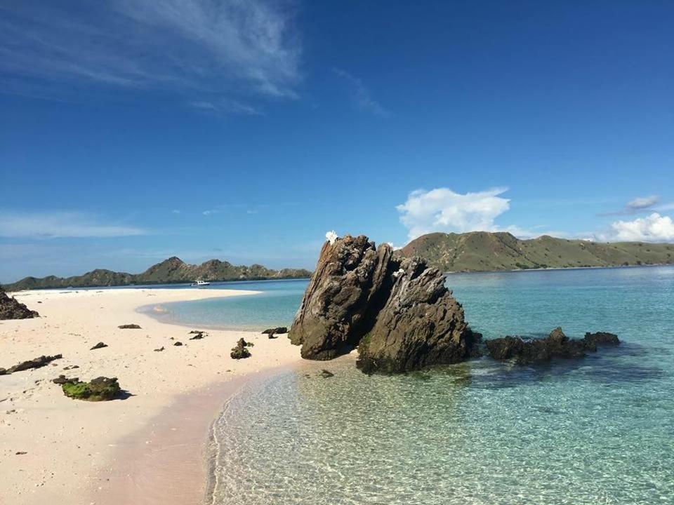 Sunset Hill Hotel Labuan Bajo Eksteriør billede